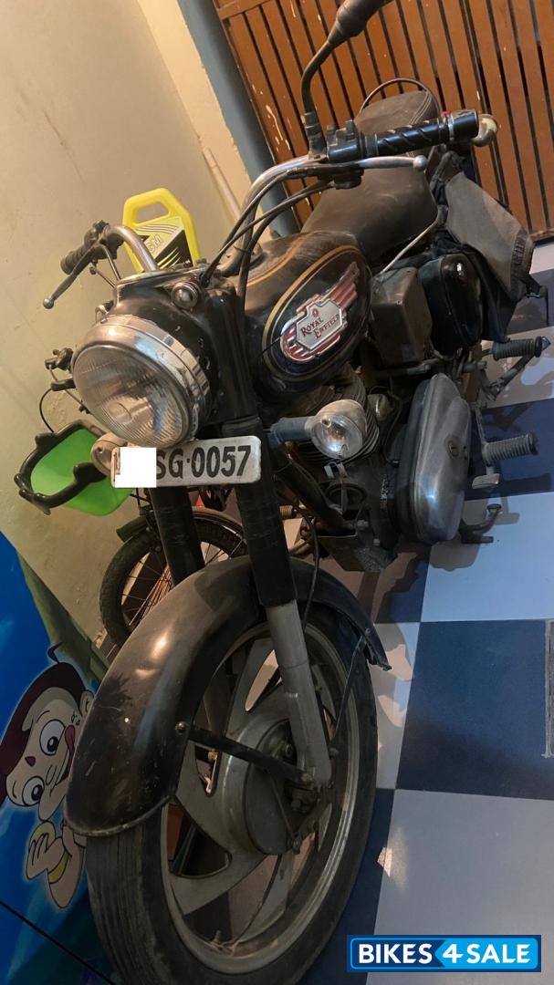 Black Royal Enfield Bullet Standard 350