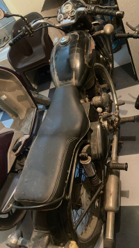 Black Royal Enfield Bullet Standard 350
