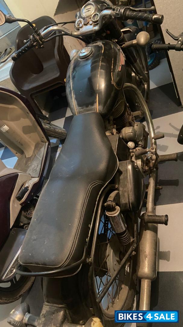 Black Royal Enfield Bullet Standard 350