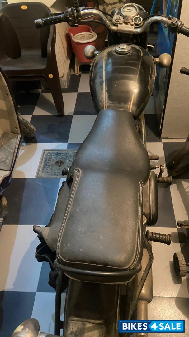 Black Royal Enfield Bullet Standard 350