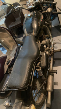 Black Royal Enfield Bullet Standard 350