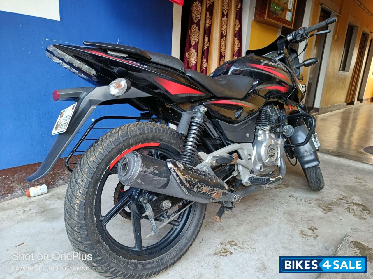 Black Bajaj Pulsar 180 DTSi