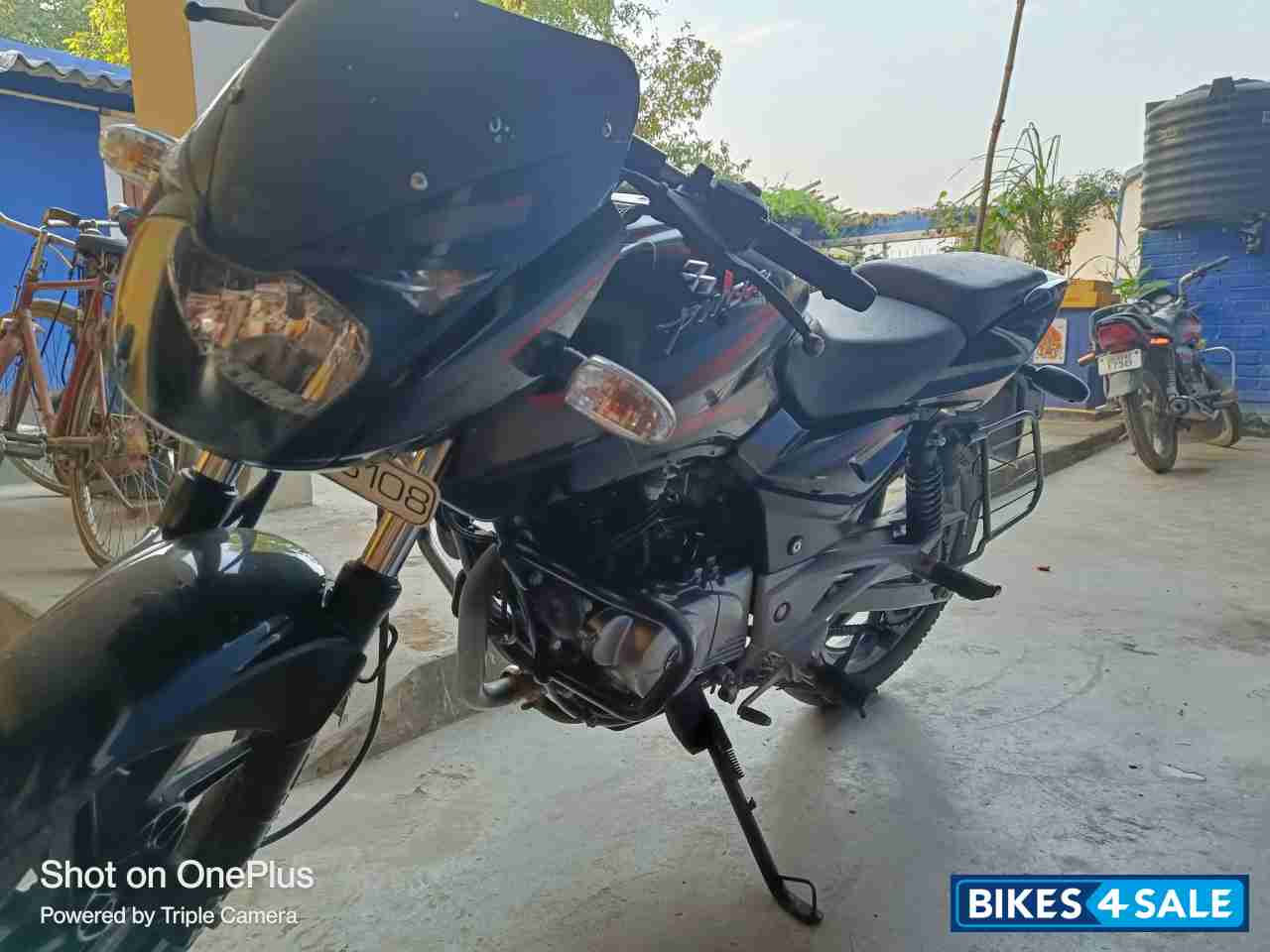 Black Bajaj Pulsar 180 DTSi