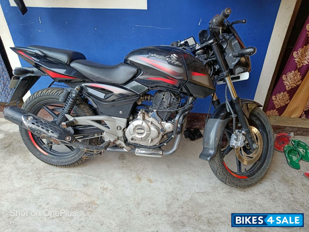 Black Bajaj Pulsar 180 DTSi