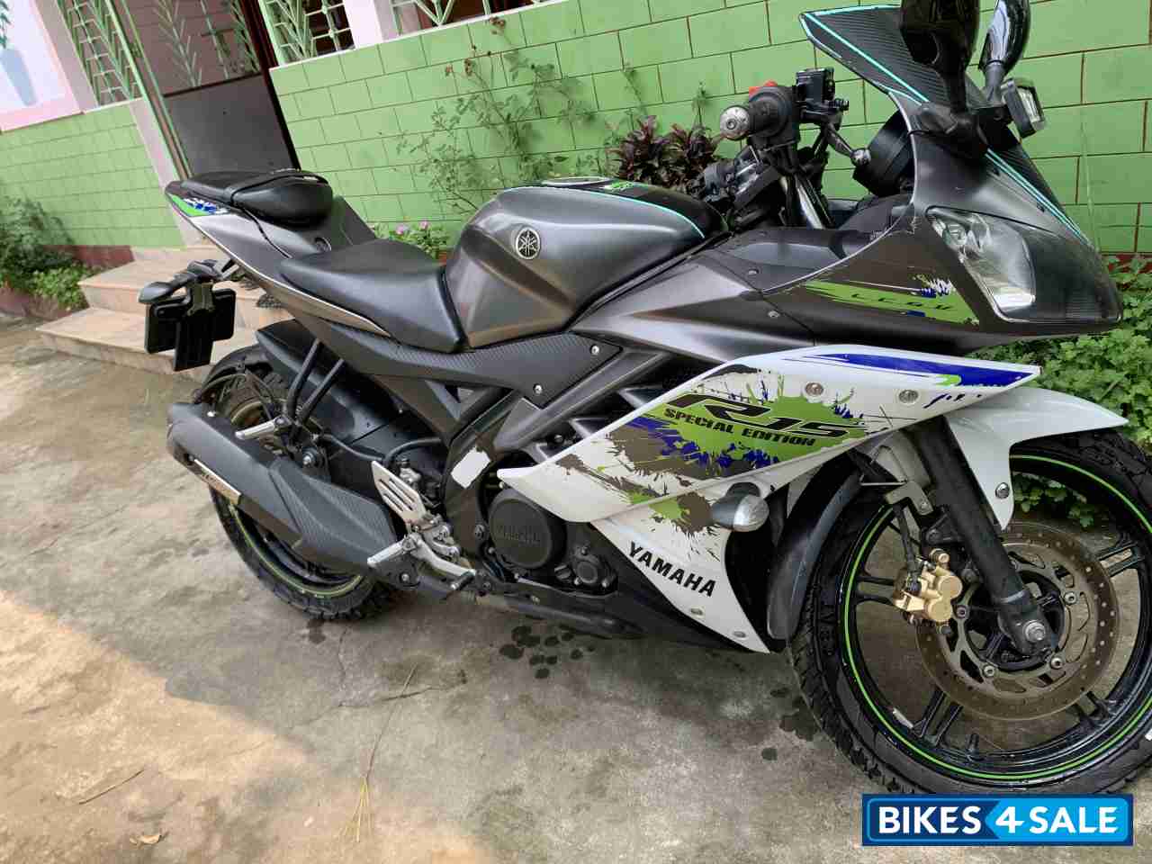 Yamaha YZF R15 V2