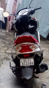 Red And White Yamaha Ray Z