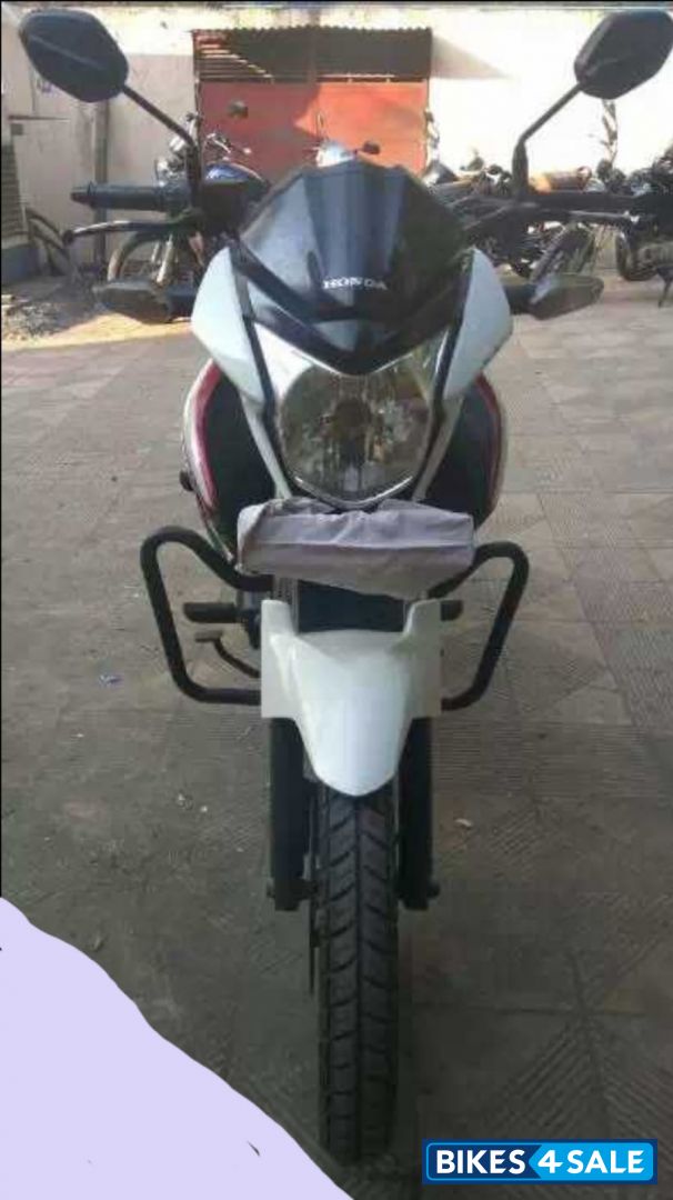 White Honda Unicorn Dazzler