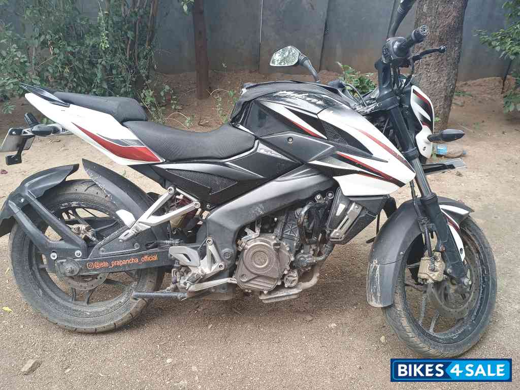 White And Black Bajaj Pulsar 200 NS