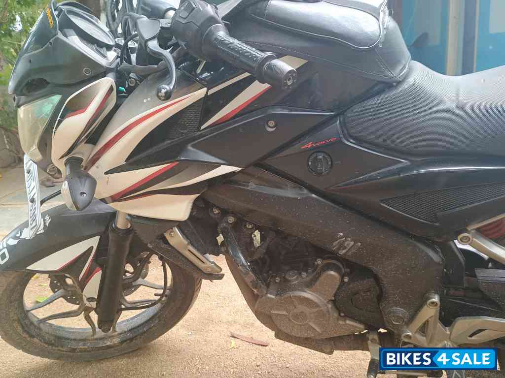 White And Black Bajaj Pulsar 200 NS