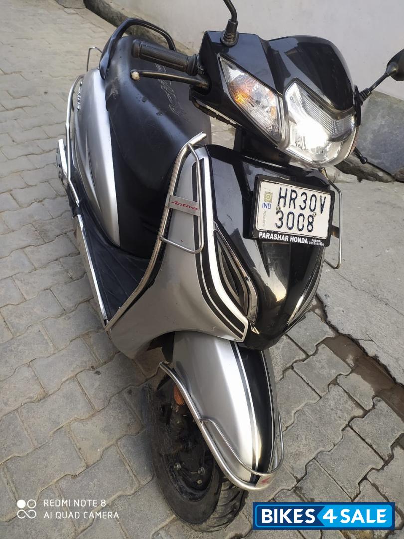 Silver And Black Honda Activa 5G Limited Edition