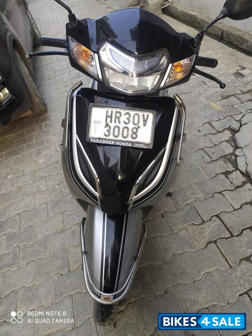 Silver And Black Honda Activa 5G Limited Edition