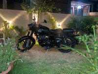 Stealth Black Royal Enfield Classic Stealth Black