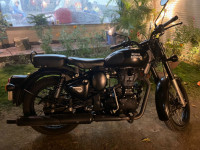 Stealth Black Royal Enfield Classic Stealth Black