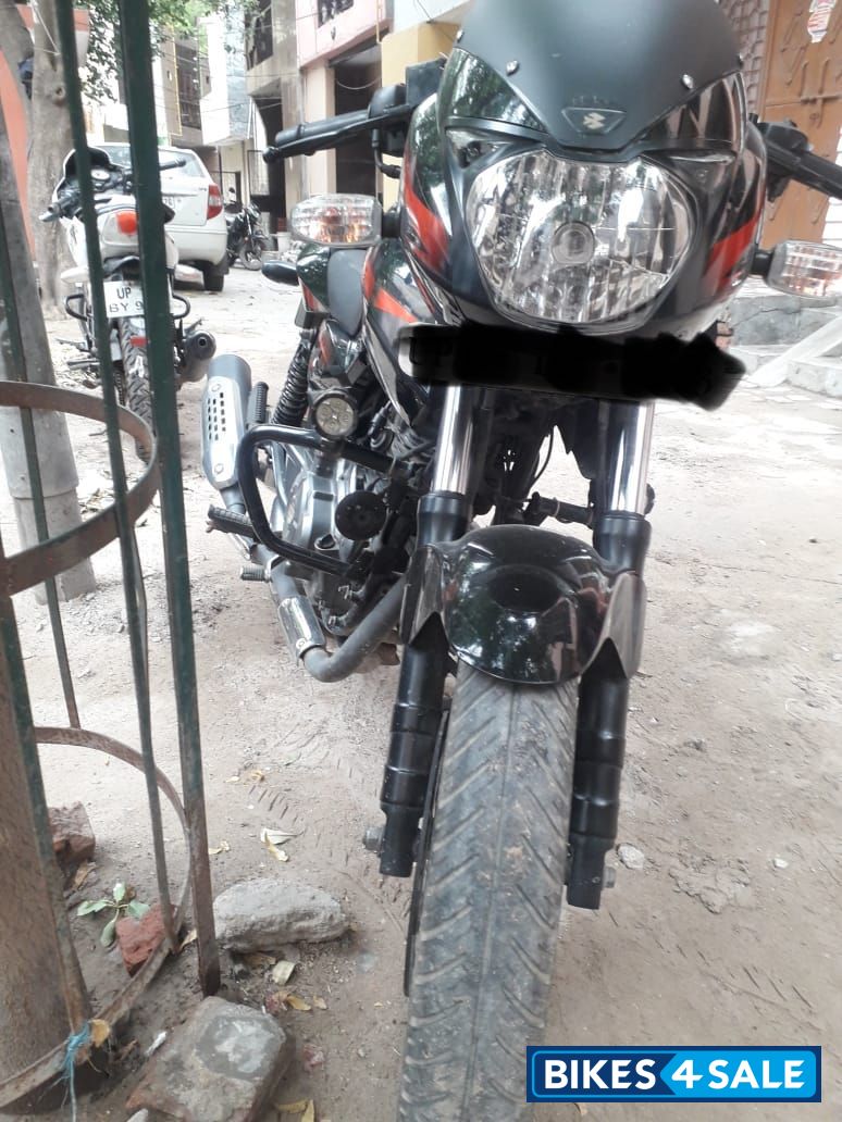 Black Bajaj Pulsar 180 DTSi