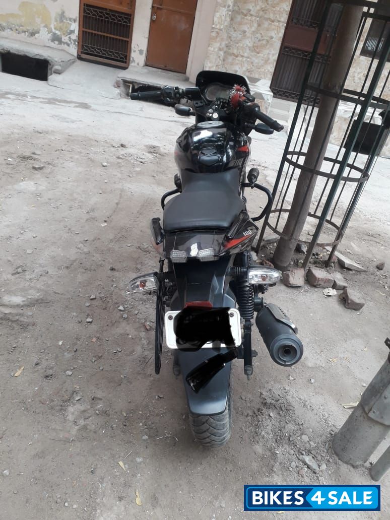 Black Bajaj Pulsar 180 DTSi