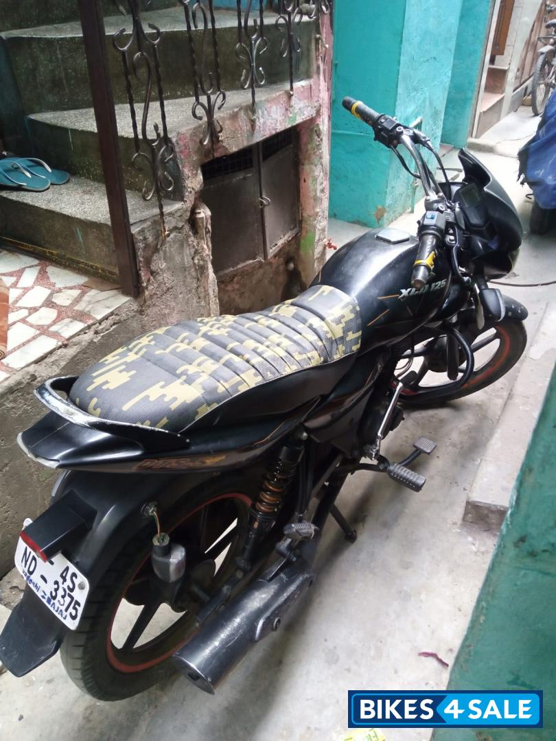 Black Bajaj XCD 125 DTS-Si Black Bajaj XCD 125 DTS-Si