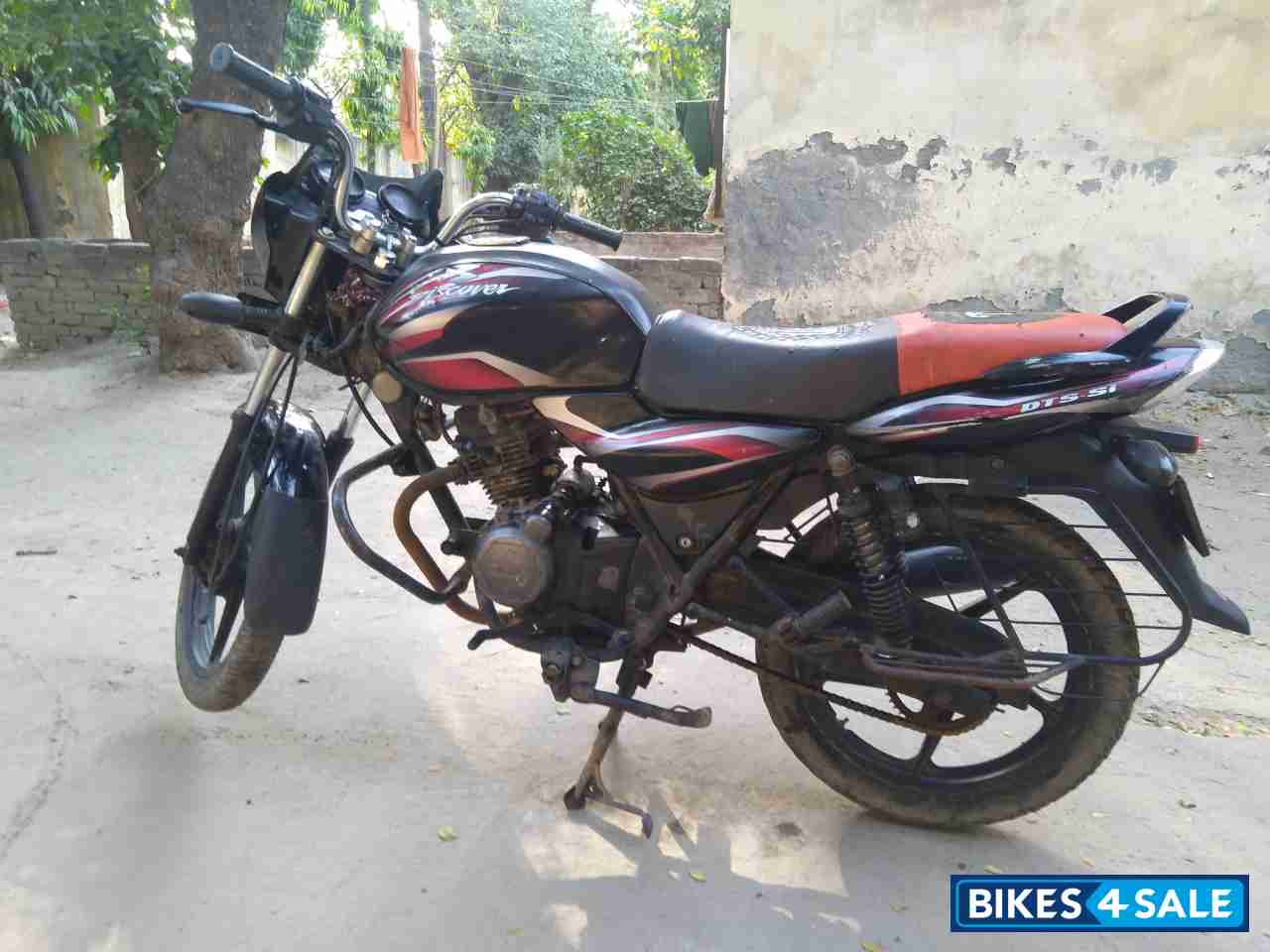 E.black Bajaj Discover 100 DTS-Si