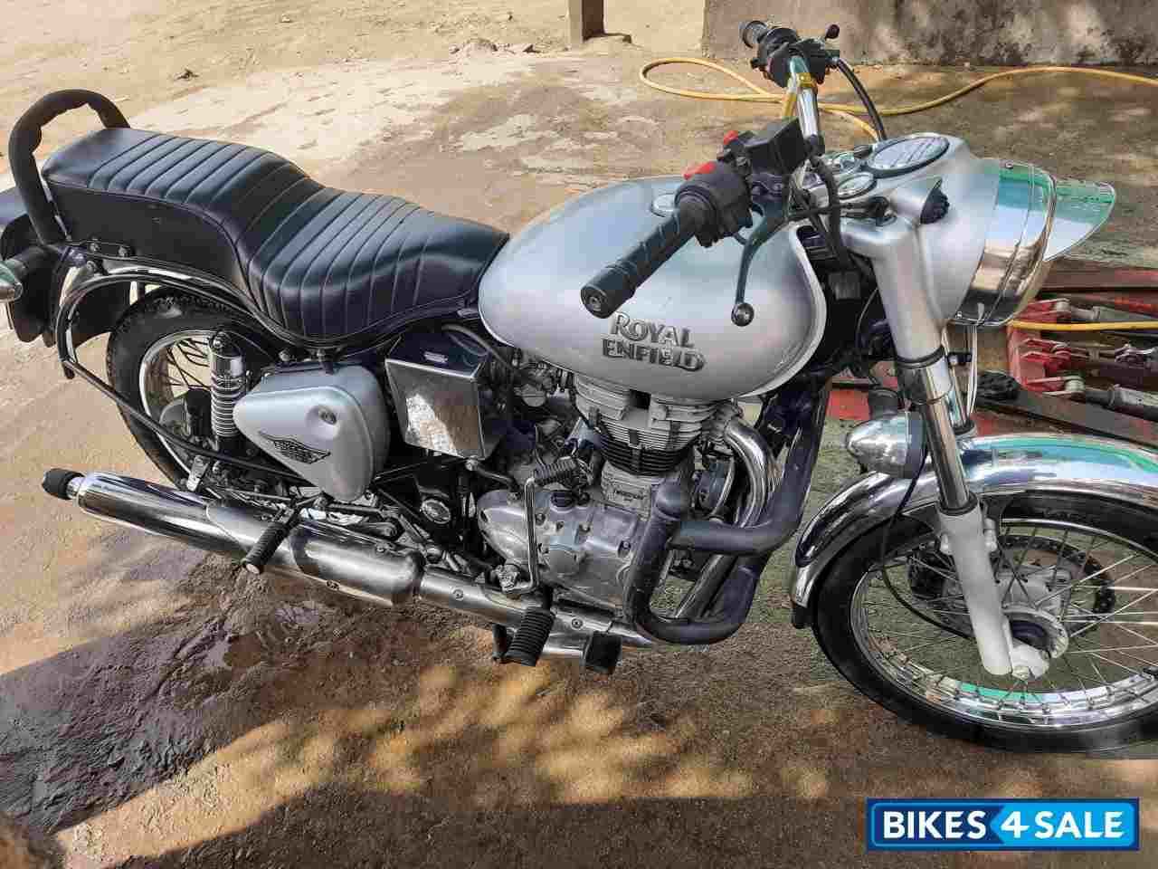 Silver Royal Enfield Bullet Electra Twinspark