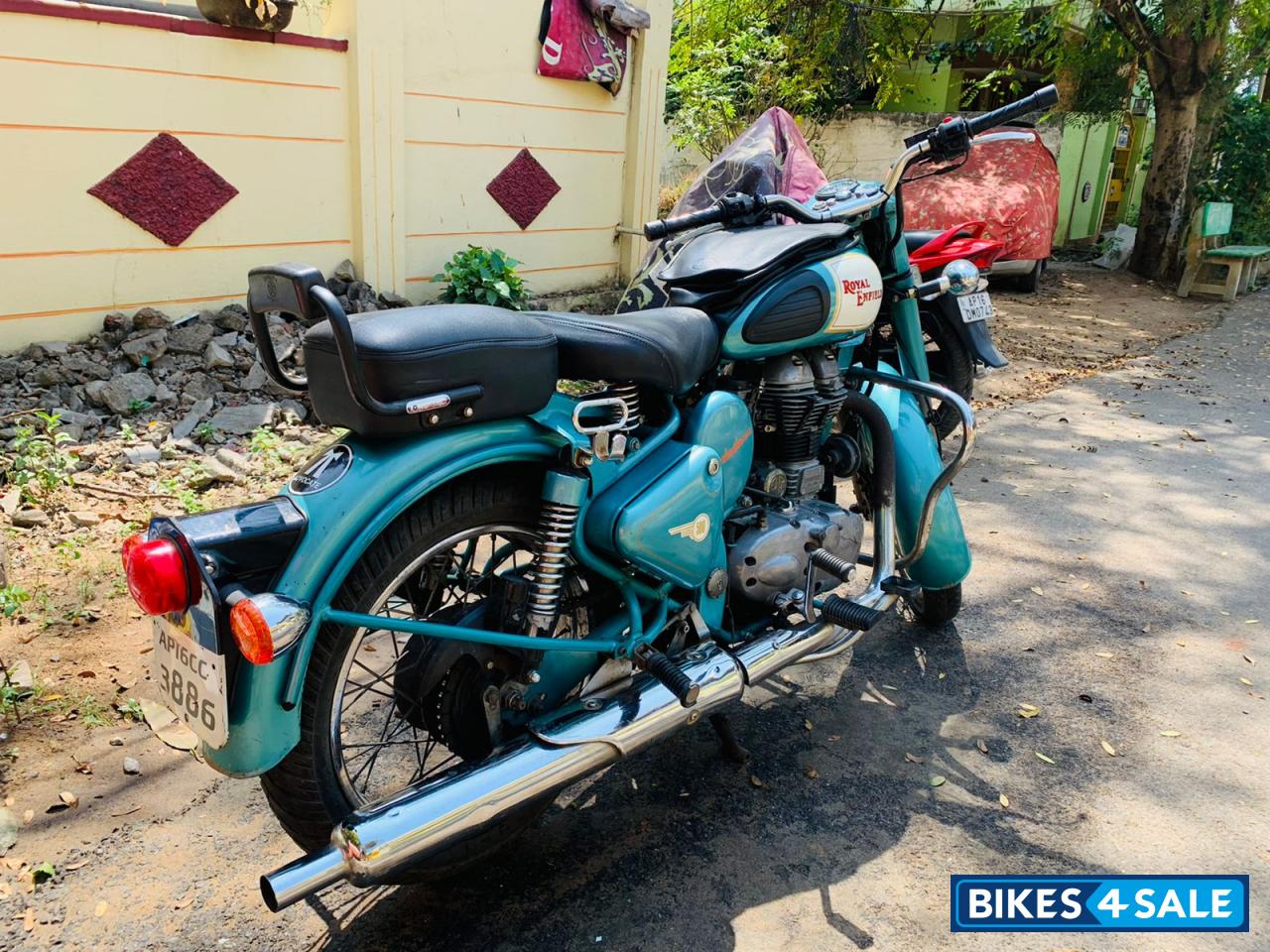 Royal Enfield Classic 500