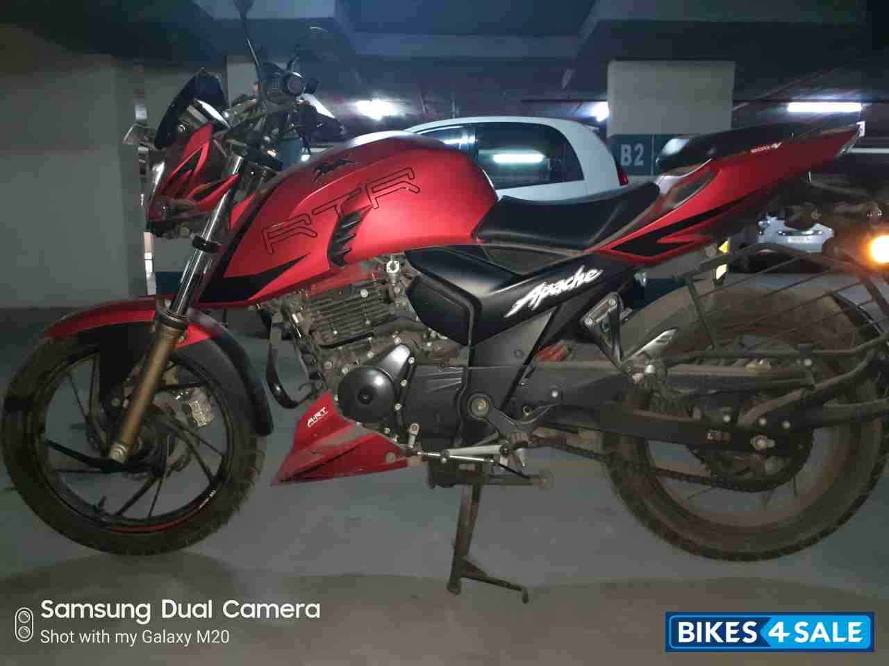 Red TVS Apache RTR 200 4V