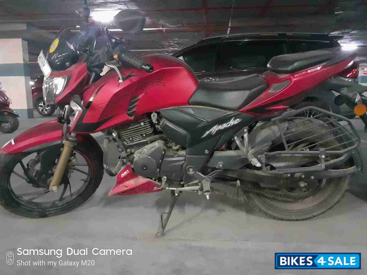 Red TVS Apache RTR 200 4V