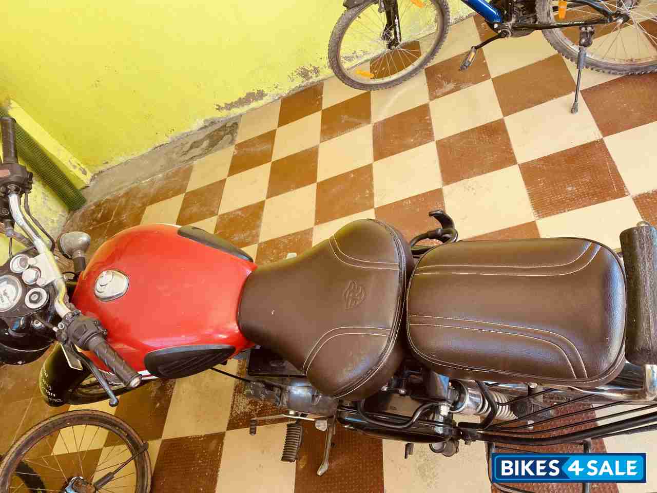 Reddish Red Royal Enfield Classic 350 Redditch Red Reddish Red Royal Enfield Classic 350 Redditch Red