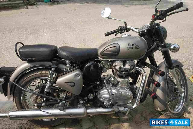Gunmetal Grey Royal Enfield Classic Gunmetal Grey