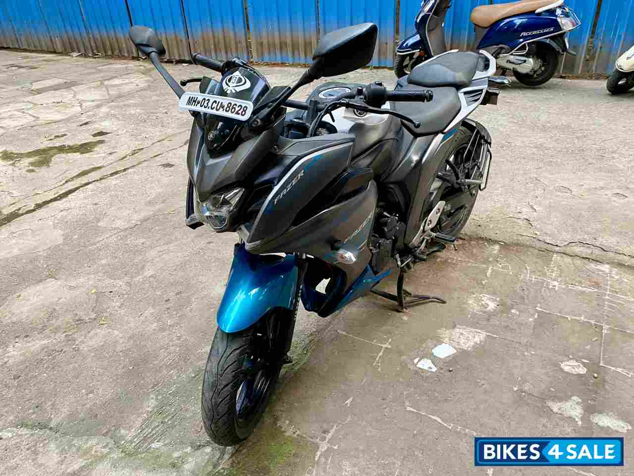 Silver Blue Yamaha Fazer 25