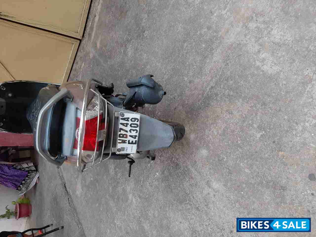 Chocolate Honda Activa i