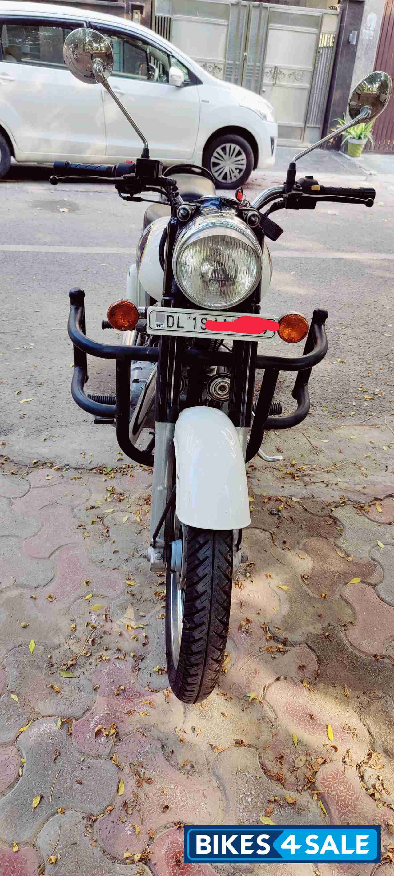 Ash White Royal Enfield Classic 350 Ash White Royal Enfield Classic 350