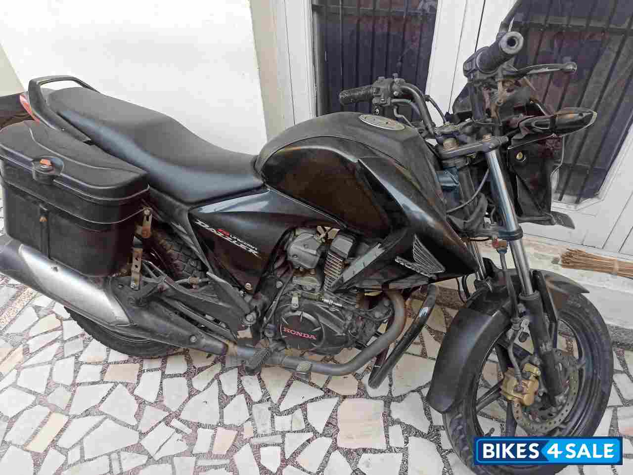 Black Honda Unicorn Dazzler