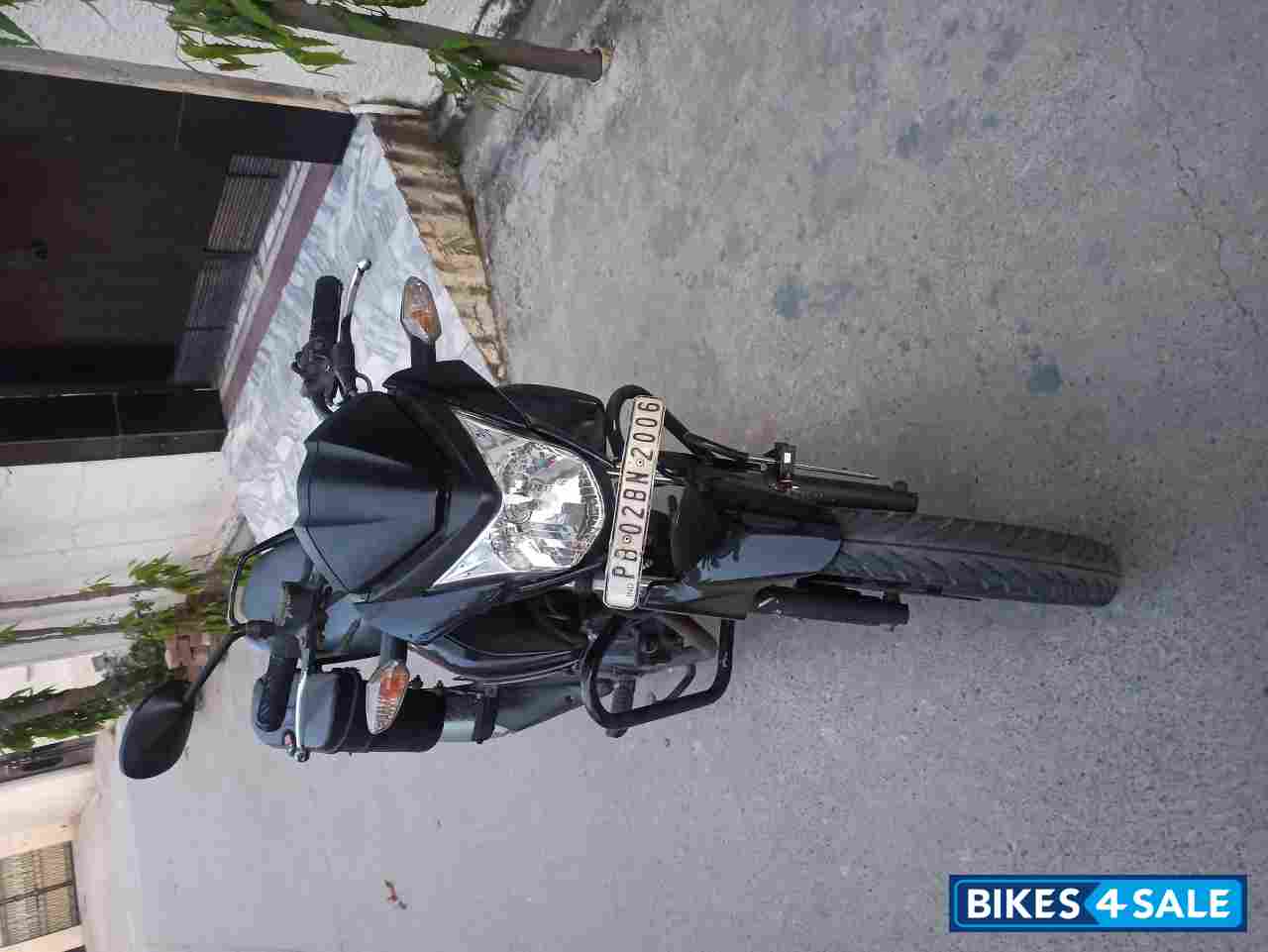 Black Honda Unicorn Dazzler