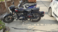 Royal Enfield Classic Stealth Black 2020 Model