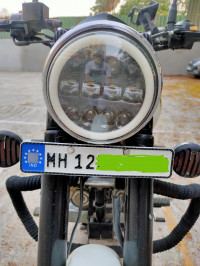White Royal Enfield Classic 350