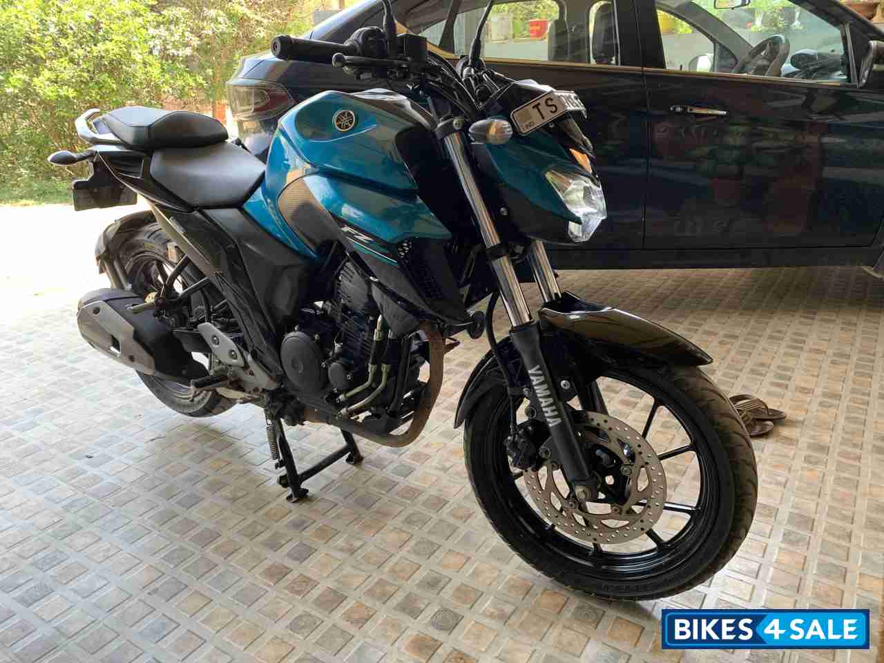 Yamaha FZ25