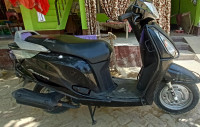 Black Honda Aviator