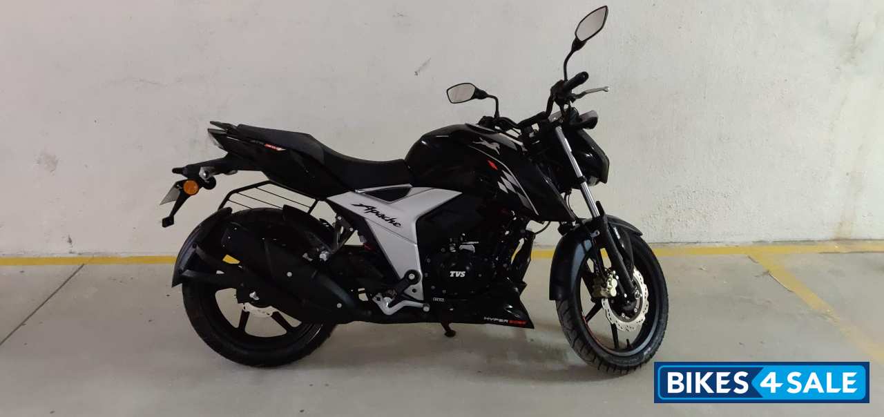 TVS Apache RTR 160 4V BS6