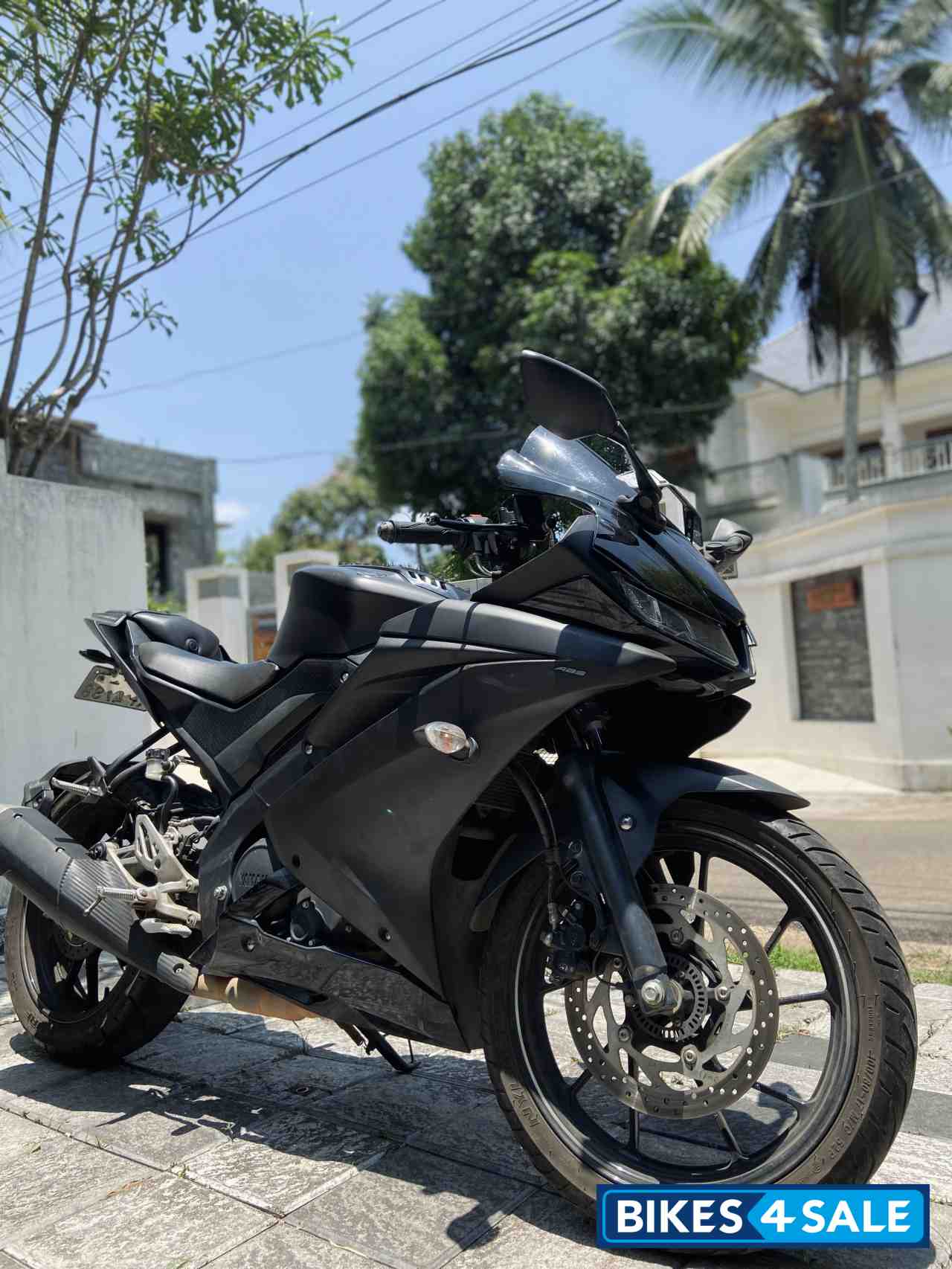 Matt Black Yamaha YZF R15 V3