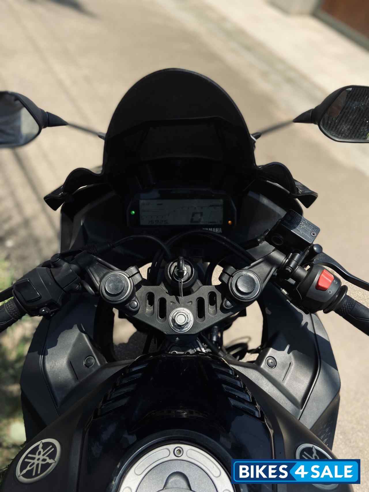 Matt Black Yamaha YZF R15 V3