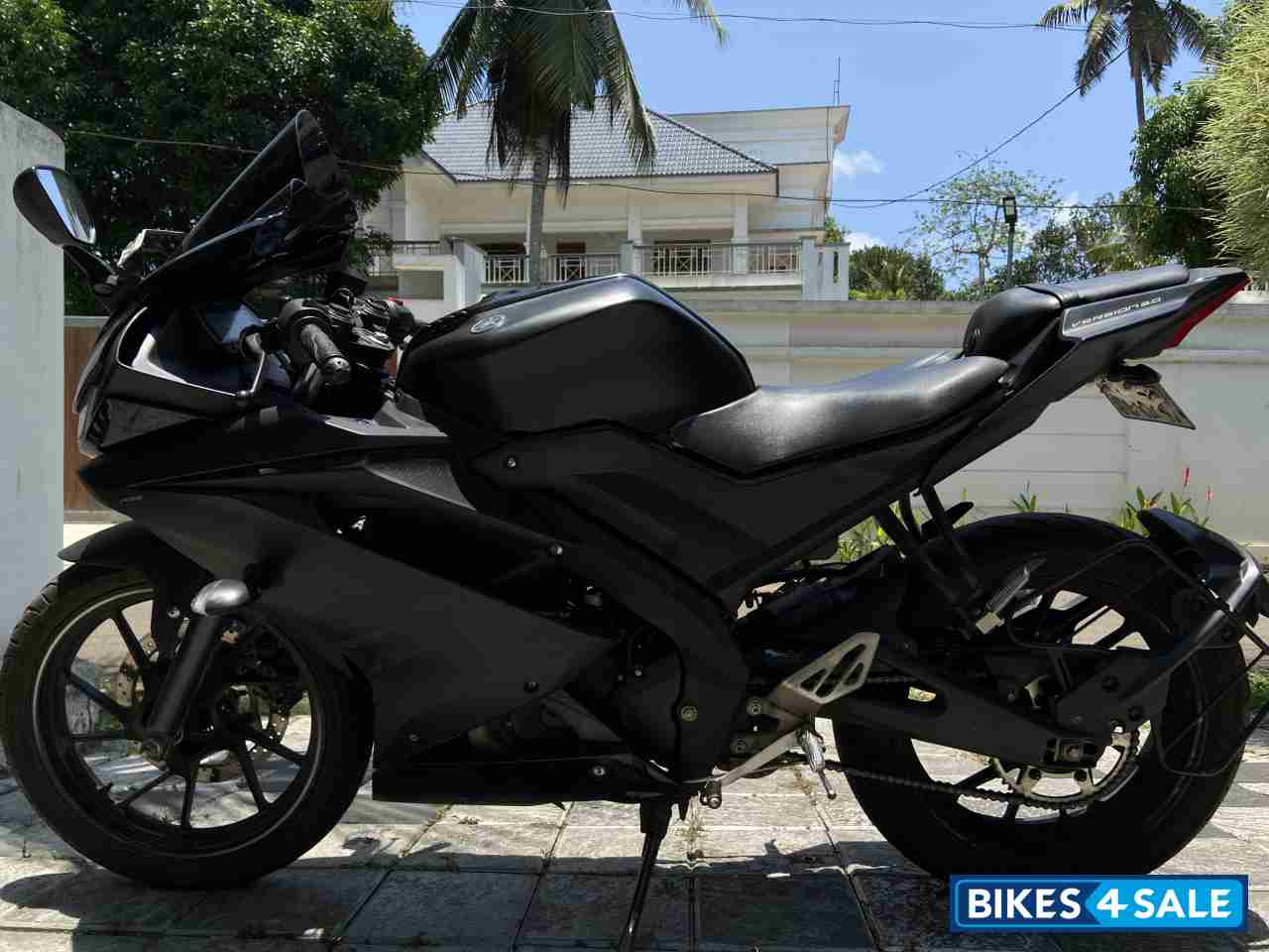 Matt Black Yamaha YZF R15 V3