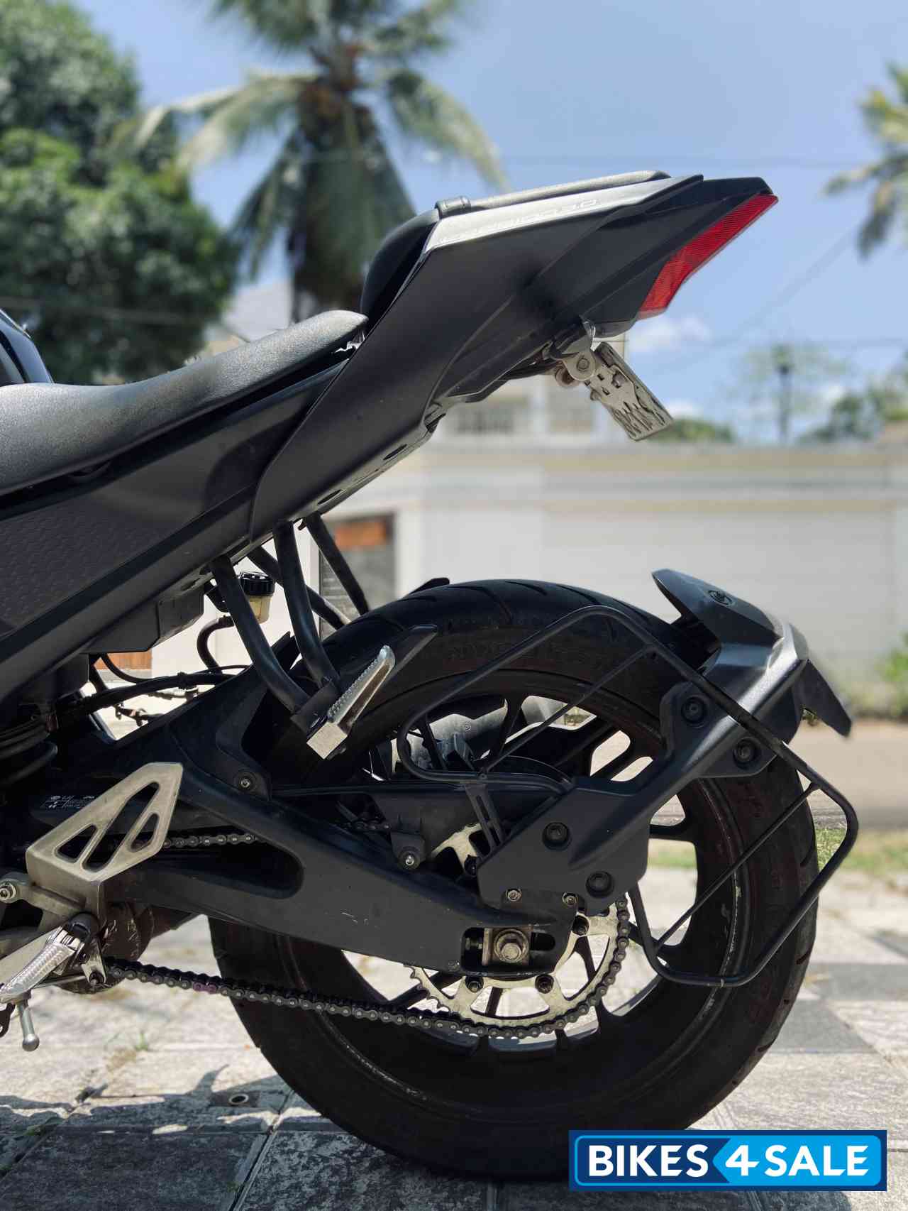 Matt Black Yamaha YZF R15 V3