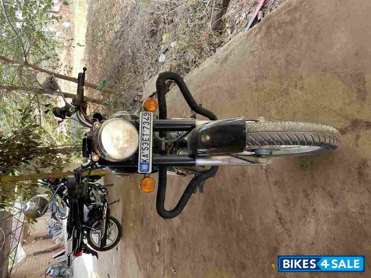 Black Royal Enfield Bullet 500