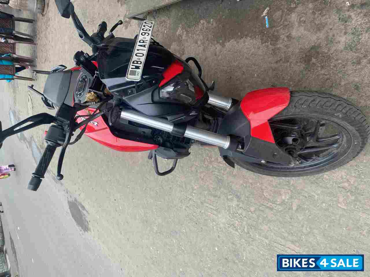 Red Bajaj Dominar 250