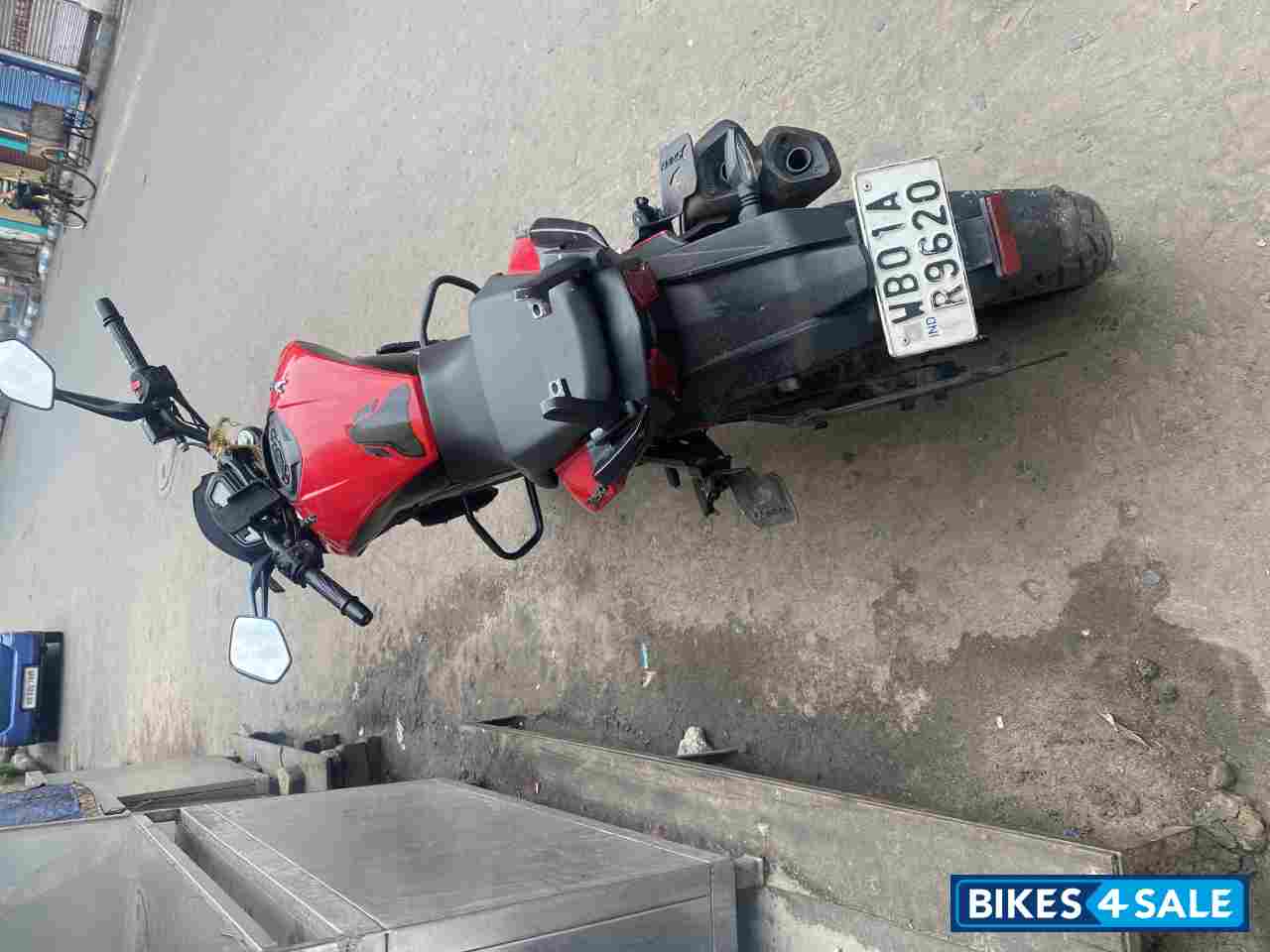 Red Bajaj Dominar 250