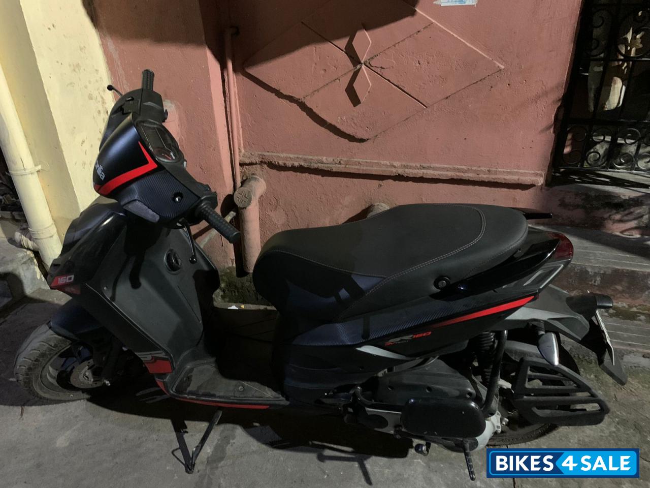 Carbon Black Aprilia SR 160 Carbon ABS