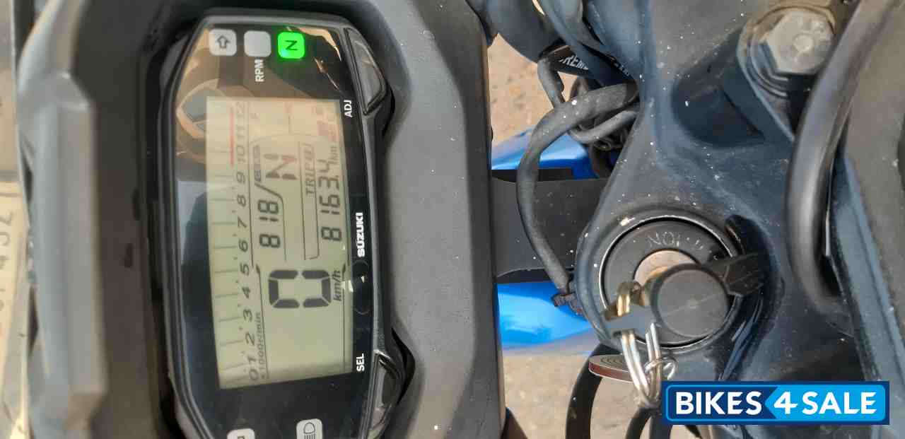 Blue Suzuki Gixxer SF