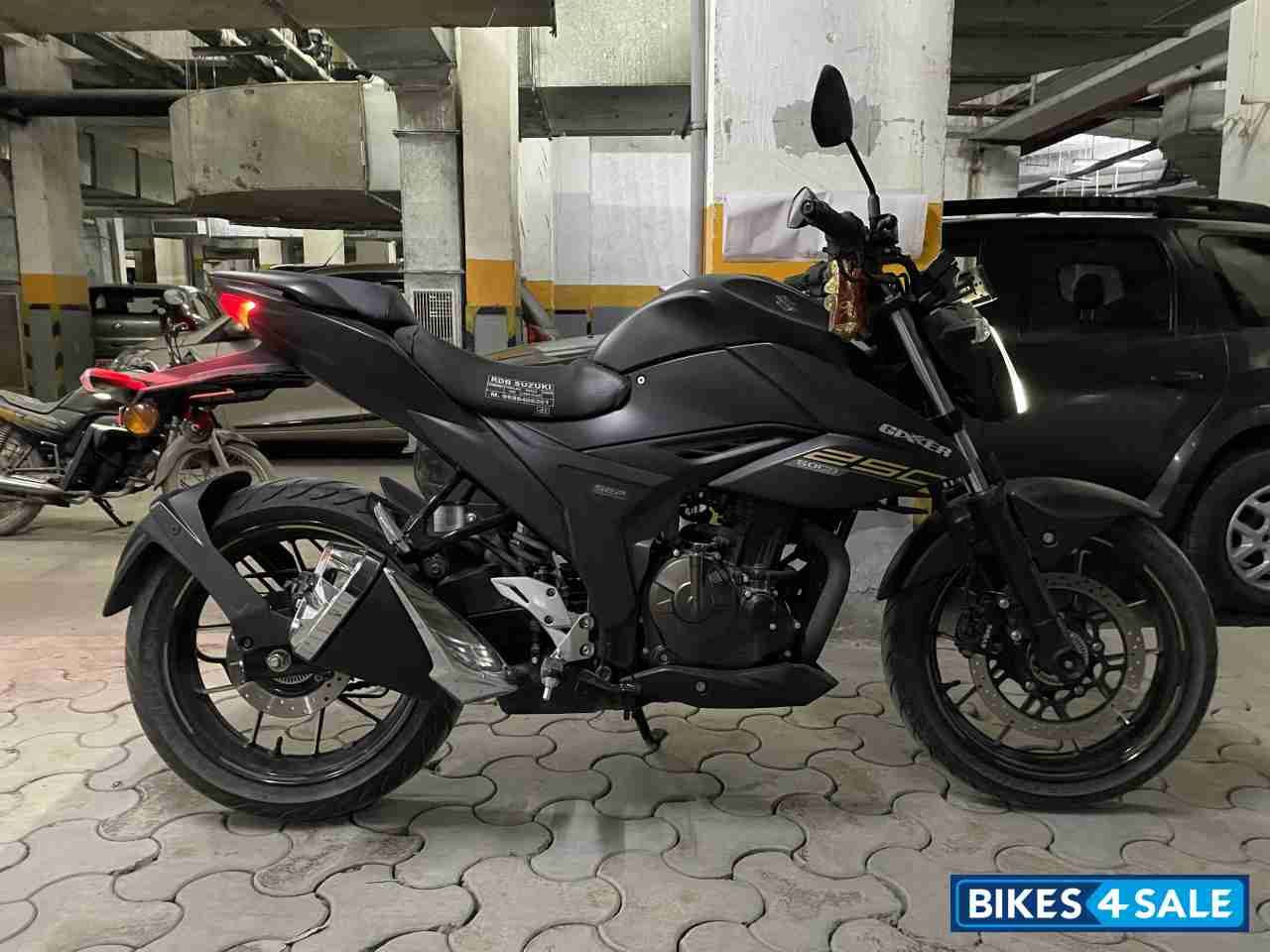 Matte Black Suzuki Gixxer 250 BS6