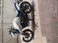 White TVS Apache RTR 180