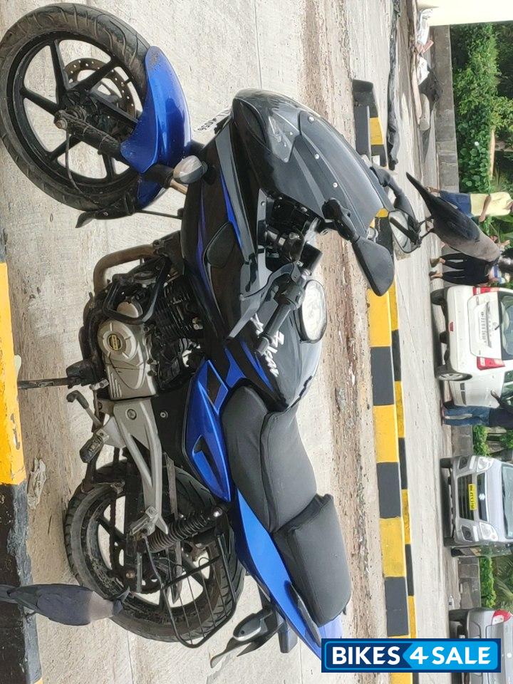 Bajaj Pulsar 220F