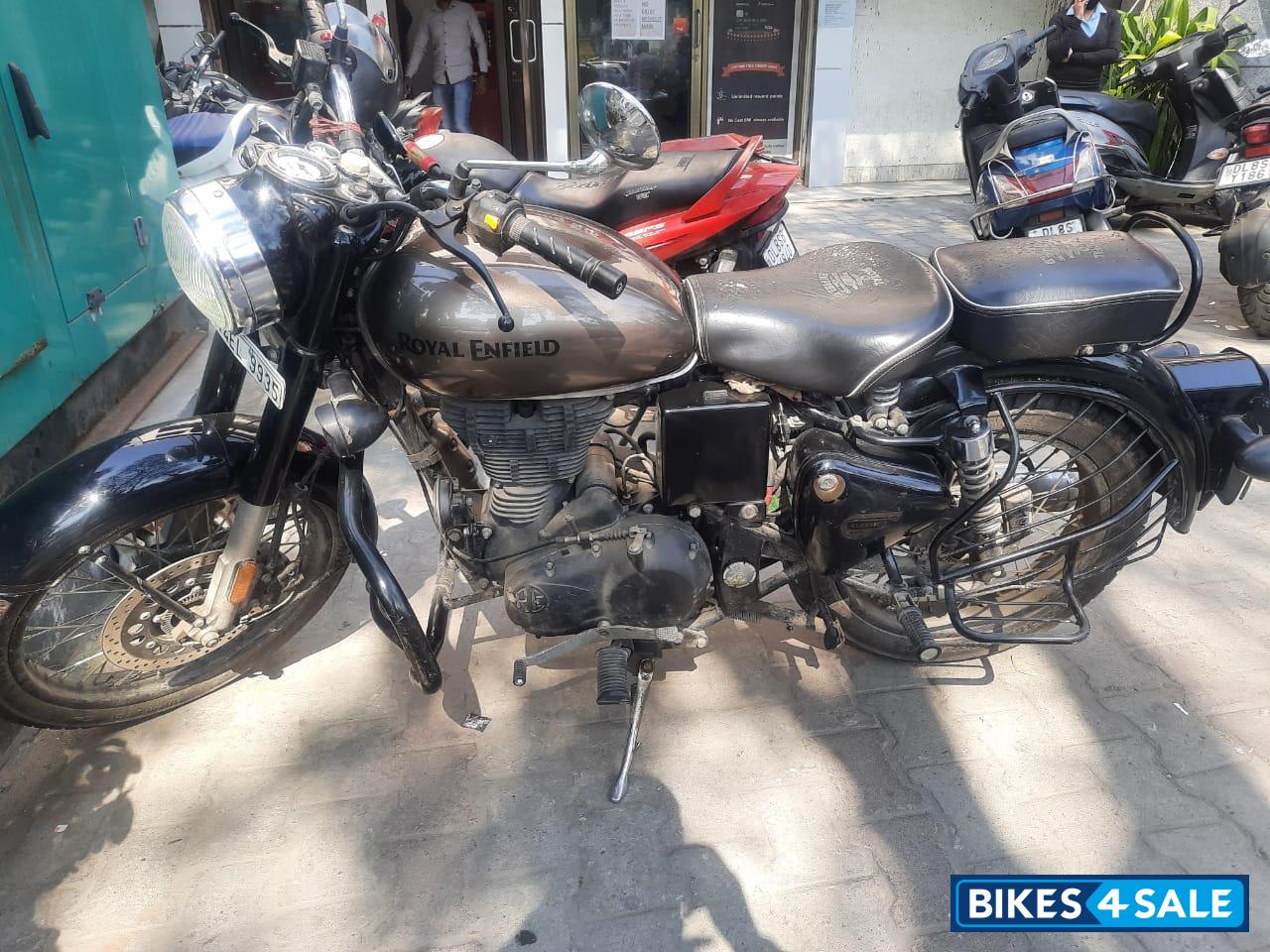 Gun Metal Gray Royal Enfield Classic Gunmetal Grey